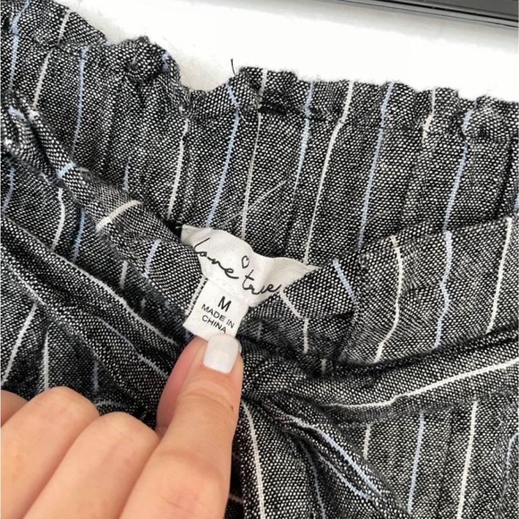 Love Tree Grey & White Pinstriped Paperboy Pants in size M - Picture 6 of 6